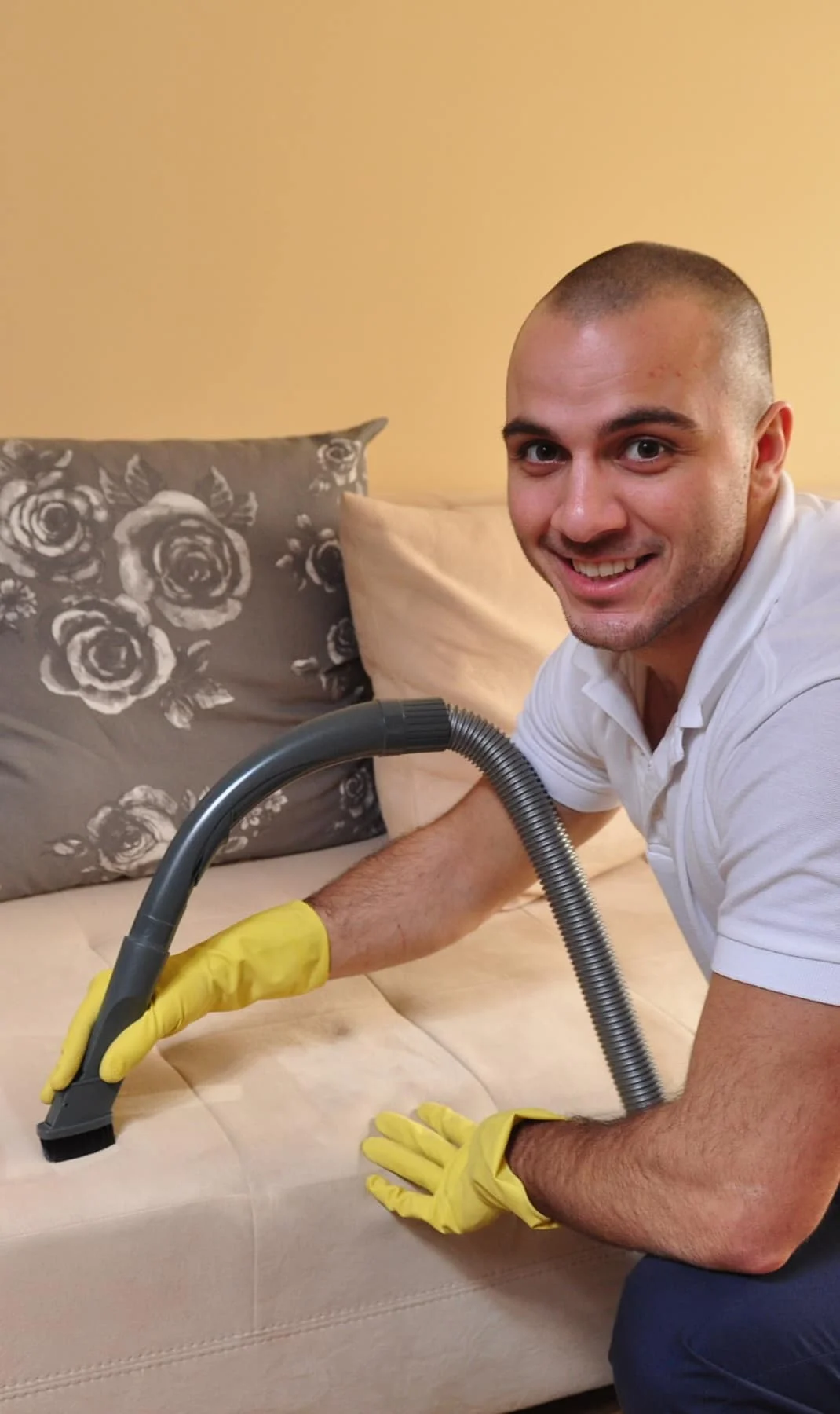 upholstery-cleaning end of lease cleaning